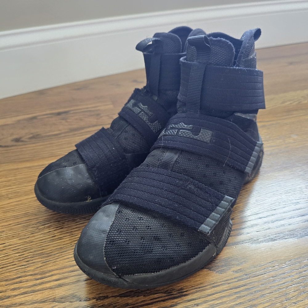 LeBron Soldier 10 'Black Space' High-Top Sneakers with Straps 2016 Size: 8